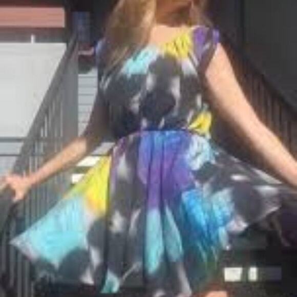 ALICE + OLIVIA WATERCOLOR DRESS SIZE MEDIUM - Picture 1 of 7